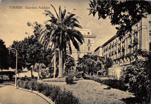 Cartolina Formia Giardini Pubblici 1952
