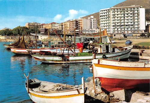 Cartolina Formia Porticciolo Imbarco Ischia Ponza pescherecci case anni '80