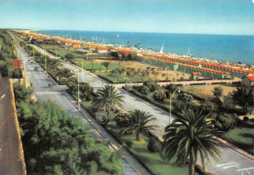 Cartolina Forte dei Marmi viali di Levante spiaggia (Massa)