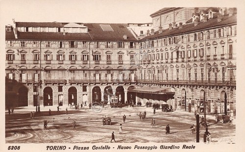 Cartolina fotografica Torino Piazza Castello Ed. Diena animata tram