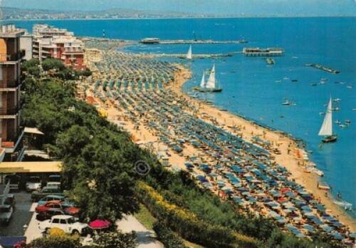 Cartolina Gabicce Mare spiaggia 1977
