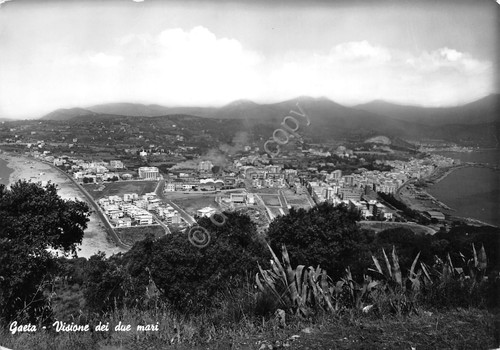 Cartolina Gaeta panorama dei due mari case edifici anni '50