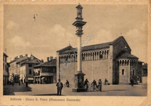 Cartolina Gallarate Chiesa San Pietro animata anni '20 ingiallita