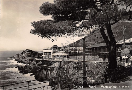 Cartolina Genova Nervi passeggiata a mare con rotonda 1949
