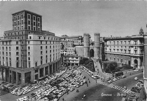 Cartolina Genova Piazza Dante auto d'epoca