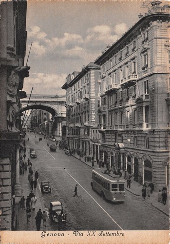 Cartolina Genova Via XX Settembre animata auto d'epoca bus