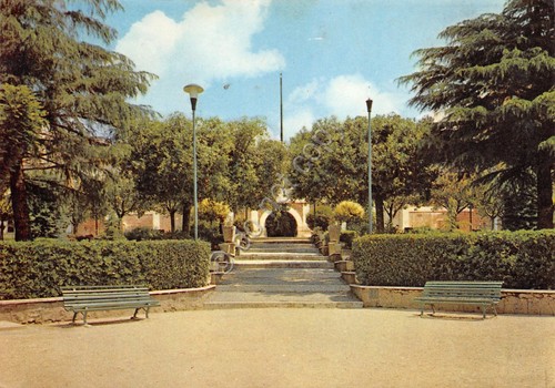 Cartolina Genzano di Roma Giardini Pubblici