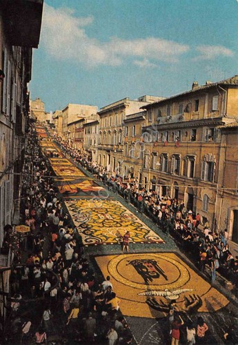 Cartolina Genzano di Roma infiorata 4 anni '70