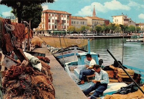 Cartolina Gorizia porto pescatori reti 1972