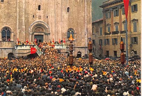Cartolina Gubbio Festa dei ceri Le Birate animata anni '80
