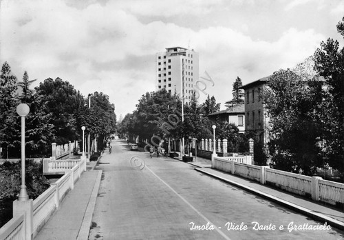 Cartolina Imola Viale Dante Grattacielo