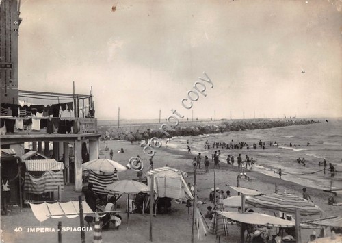 Cartolina Imperia spiaggia animata 1949