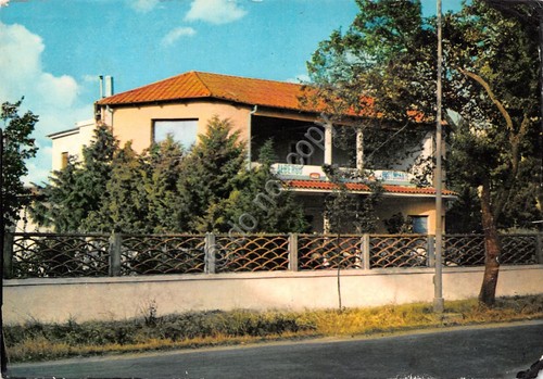 Cartolina Isili Albergo Giardino 1970 molte piccole grinze