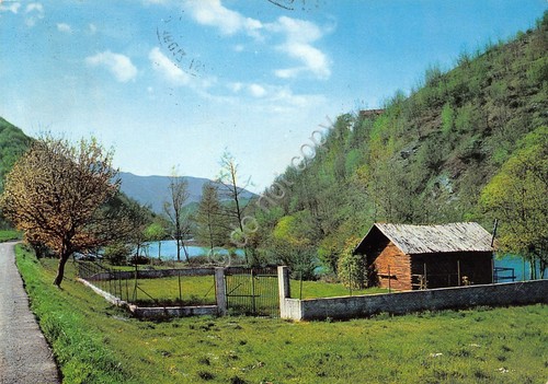 Cartolina Isola del Cantone baita sul lago 1970