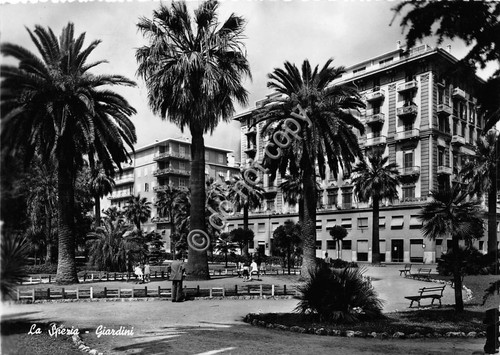 Cartolina La Spezia Giardini 1956