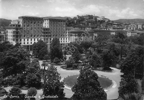 Cartolina La Spezia Giardini e Grattacielo anni '50