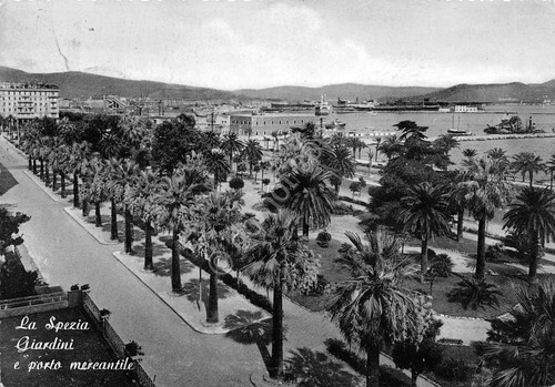 Cartolina La Spezia giardini e Porto mercantile 1956