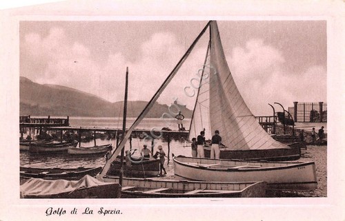 Cartolina La Spezia Golfo animata Barche anni '20