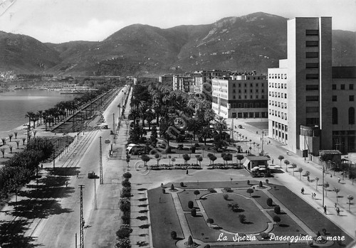 Cartolina La Spezia Passeggiata a mare 1951