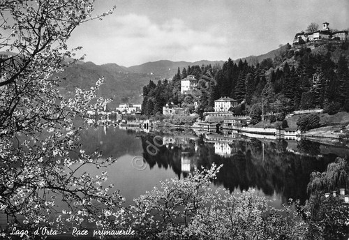 Cartolina Lago d'Orta pace primaverile panorama