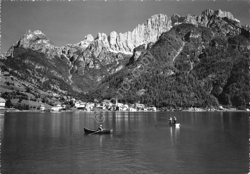 Cartolina Lago di Alleghe Monte Civetta barca pescatori 1964 (Belluno)