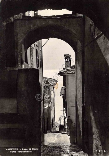 Cartolina Lago di Como Varenna scorcio fra le vie 1958