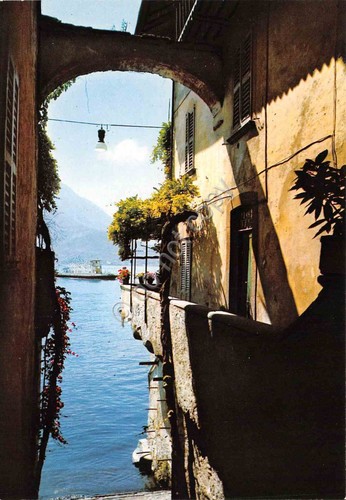 Cartolina Lago di Garda vicolo caratteristico con case e vista …