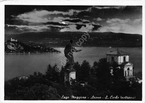 Cartolina lago Maggiore Arona San Carlo e panorama notturno 1957