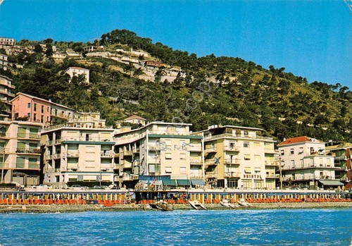 Cartolina Laigueglia Panorama della spiaggia dal mare Hotel Bristol 1981