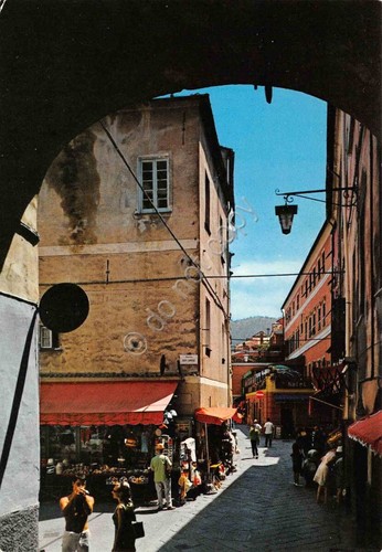 Cartolina Laigueglia Via Dante da porta via del paese negozi