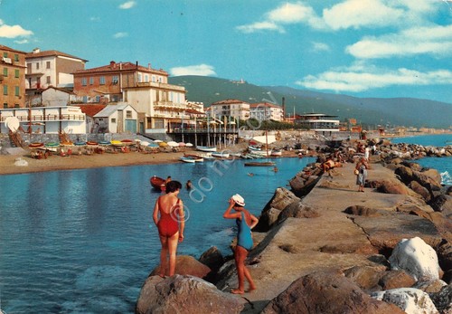 Cartolina Lavagna Spiaggia animata 1970 (Genova)