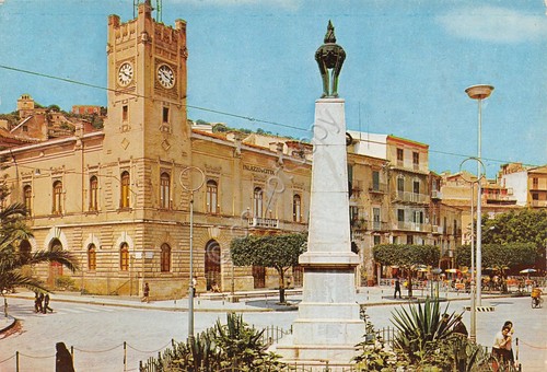 Cartolina Licata Piazza Progresso animata bar anni '70