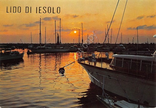 Cartolina Lido di Jesolo porto al tramonto barche (Venezia)