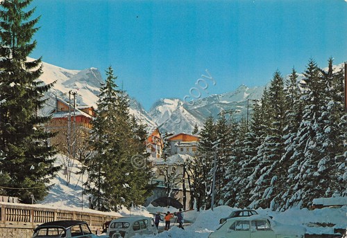 Cartolina Limone Piemonte Scorcio panoramico paese sciatori case auto 1984