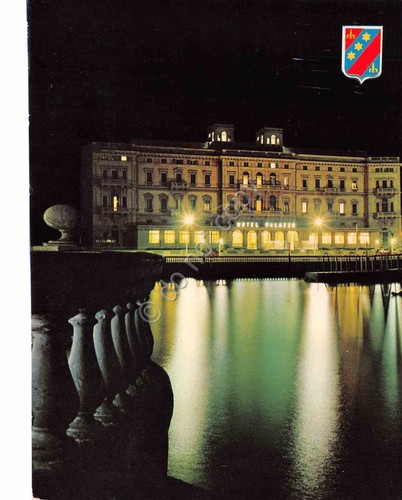 Cartolina Livorno Hotel Palazzo notturno stemma anni '80