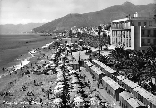 Cartolina Loano Albergo Perelli e spiaggia