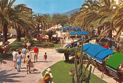 Cartolina Loano Passeggiata a mare animata 1982