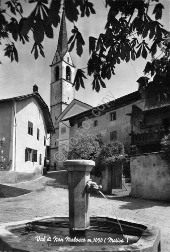 Cartolina Malosco Val di Non fontana 1960