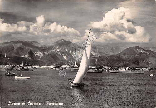 Cartolina Marina di Carrara panorama barche 1949