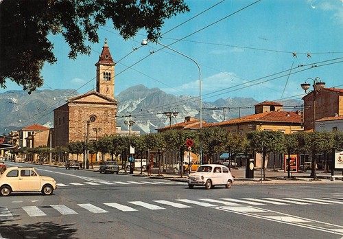 Cartolina Marina di Carrara Piazza Menconi 1983