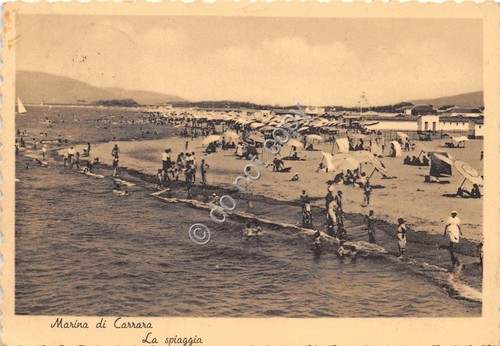 Cartolina Marina di Carrara Spiaggia 1951