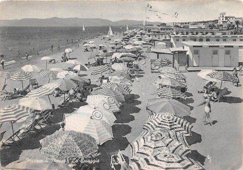 Cartolina Marina di Massa spiaggia 1955