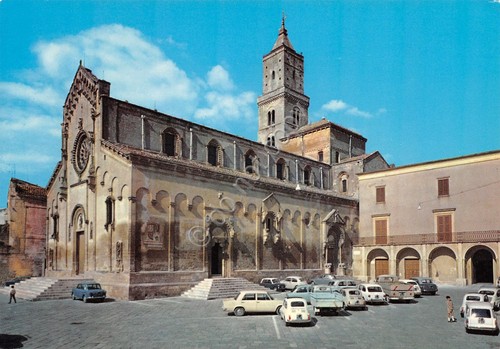 Cartolina Matera Basilica Cattedrale auto d'epoca anni '70