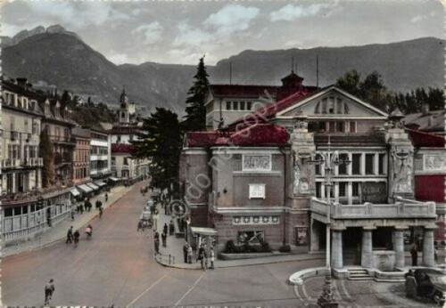 Cartolina Merano Piazza Teatro 1956 segnata (Bolzano)
