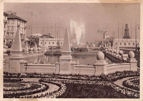 Cartolina Milano Fontana di Piazza Giulio Cesare 1937