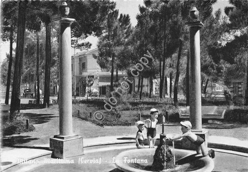 Cartolina Milano Marittima - Fontana - Animata - 1954 (Ravenna)