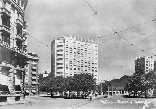 Cartolina Milano Piazza 4 Novembre Philips Timbro Ristorante Maggiolina 1954