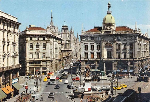 Cartolina Milano Piazza Cordusio auto negozi Banco di Napoli