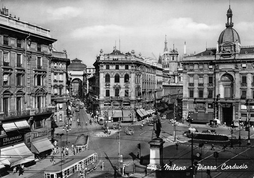 Cartolina Milano Piazza Cordusio Ottica Viganò Alziati Eberhard tram