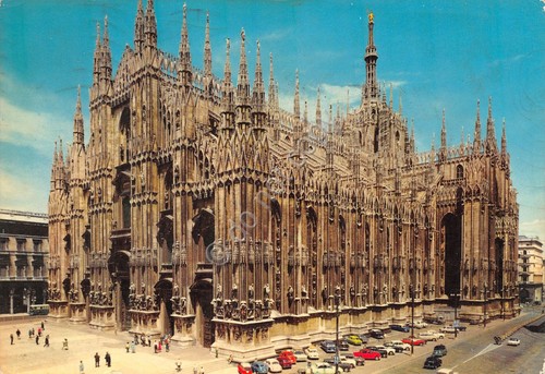 Cartolina Milano Piazza del Duomo aut d'epoca 1970 segni